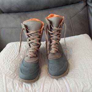 Bare Traps boys boots Size 6.5